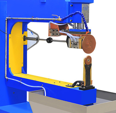 Máquina automática de soldagem de costura de aço inoxidável CNC para lavatório de cozinha