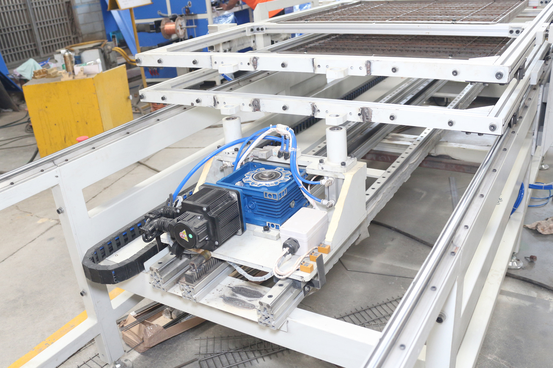 Hwashi atualize seu processo de produção com máquina de soldagem automática de gaiola para prateleiras de telhas de malha
