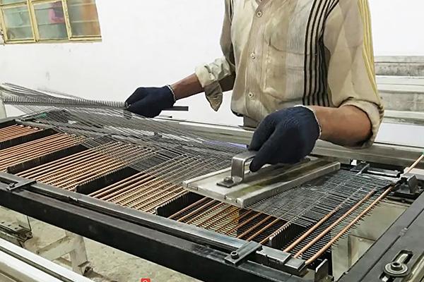 Mlaximize Eficiência e com o nosso Frigorífico Tubo Condensador linha de produção de condensador de arame Máquina Soldadura e máquina de dobra 5